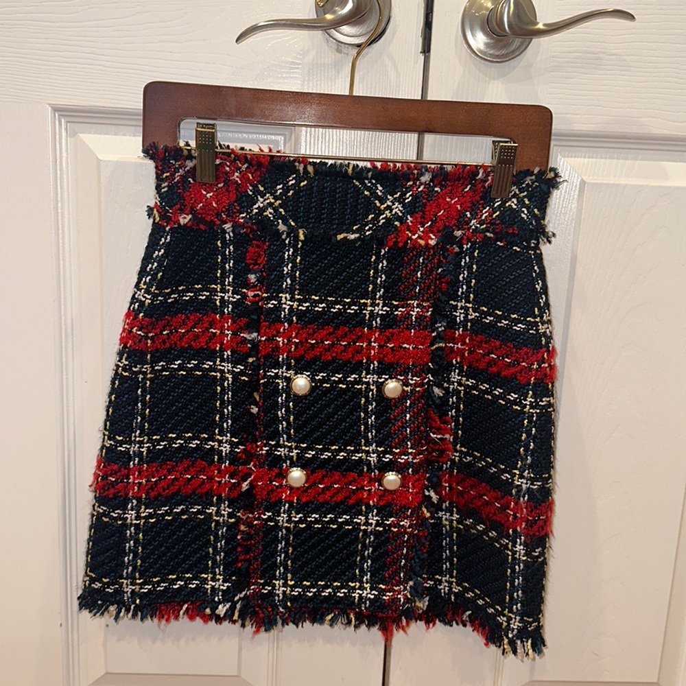 Blue Red Plaid Woven Pearl Button Lined Mini Skirt. Frayed edges and zip up.
